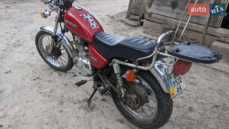 Suzuki GN 125