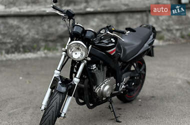 Suzuki GS 500  2005