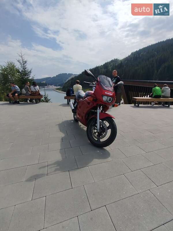 Мотоцикл Спорт-туризм Suzuki GS 500