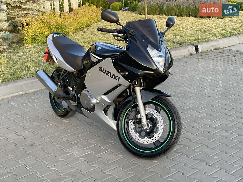 Suzuki GS 500F