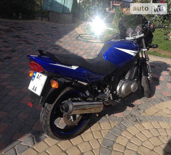 Suzuki GS 2004 года