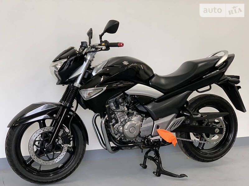 Мотоцикл Без обтікачів (Naked bike) Suzuki GSR 250