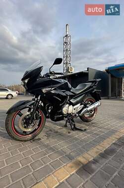 Suzuki GSR 250  2017