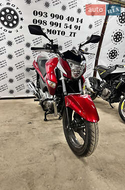 Suzuki GSR 250  2015