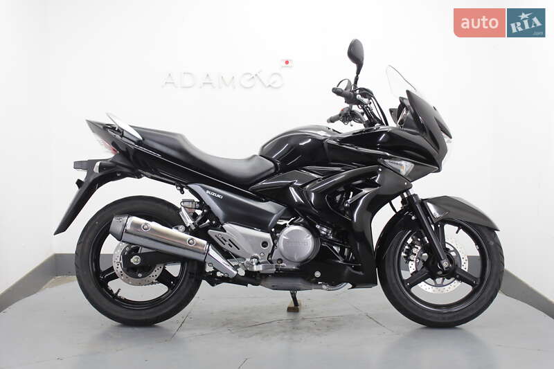 Мотоцикл Спорт-туризм Suzuki GSR 250
