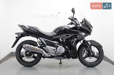 Suzuki GSR 250  2016