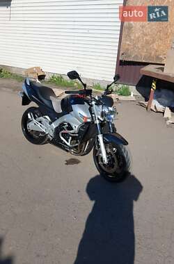 Suzuki GSR 400  2009