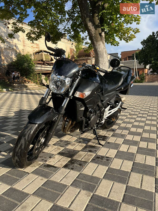 Мото Suzuki GSR 400