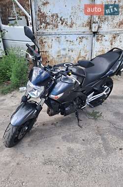 Suzuki GSR 400  2011