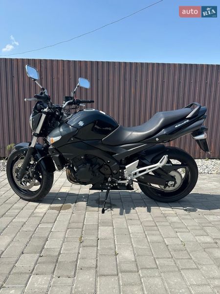 Мотоцикл Спорт-туризм Suzuki GSR 400