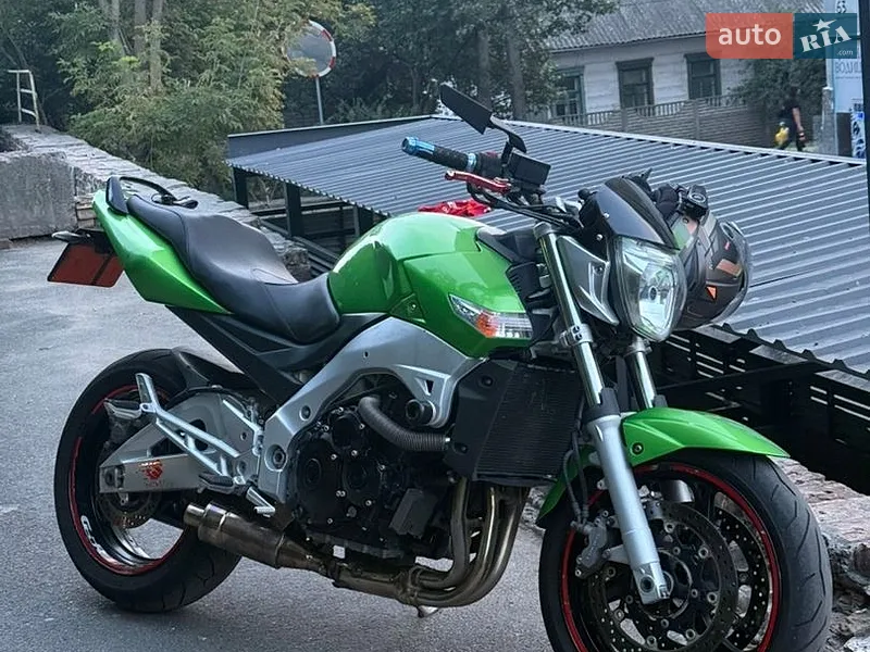 Suzuki GSR 400 2006