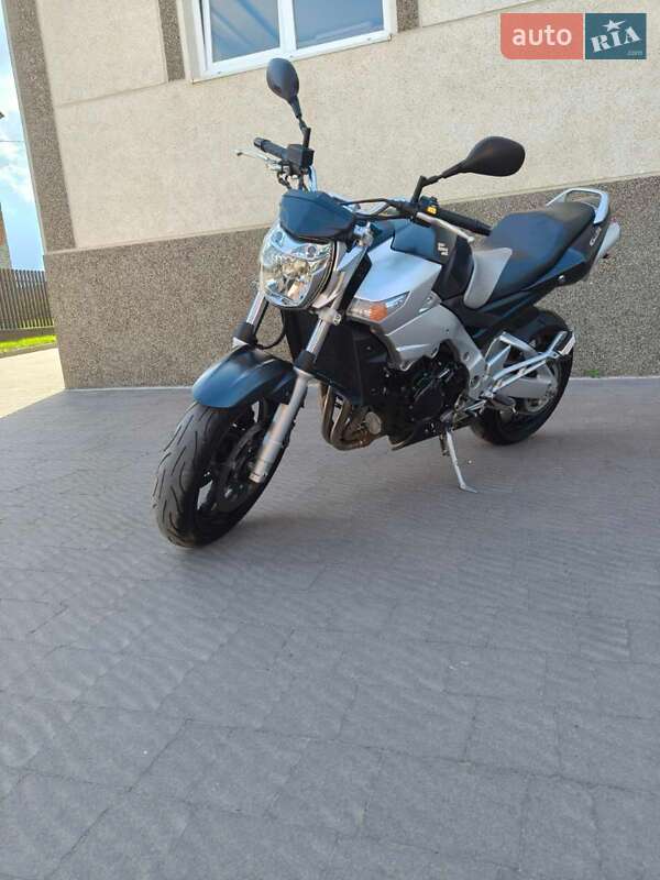Мотоцикл Спорт-туризм Suzuki GSR 600