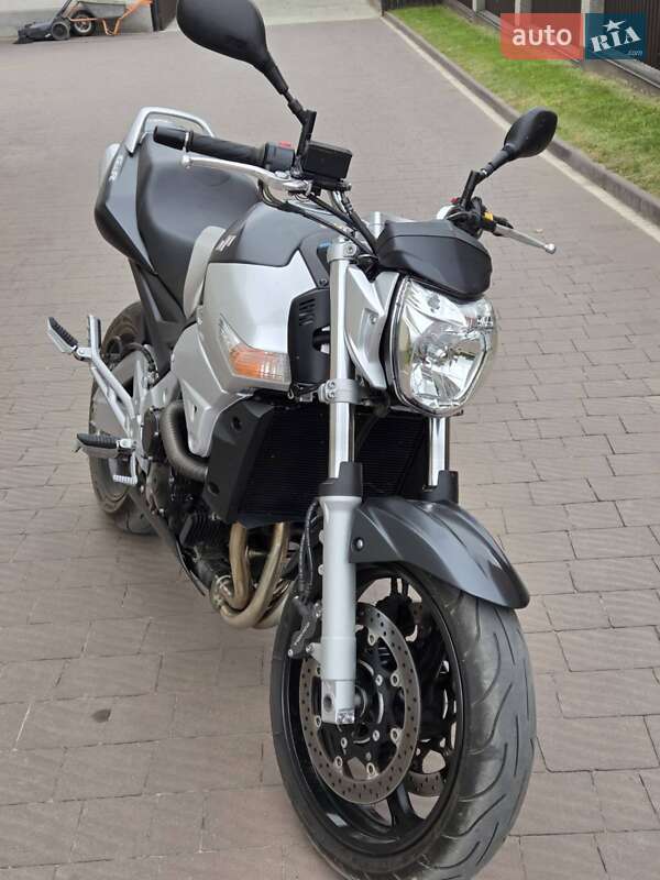 Мотоцикл Спорт-туризм Suzuki GSR 600