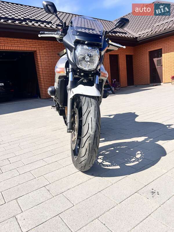 Мотоцикл Без обтекателей (Naked bike) Suzuki GSR 600