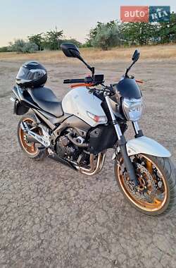 Suzuki GSR 600  2010