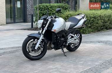 Suzuki GSR 600  2010