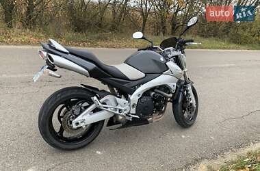 Suzuki GSR 600  2007