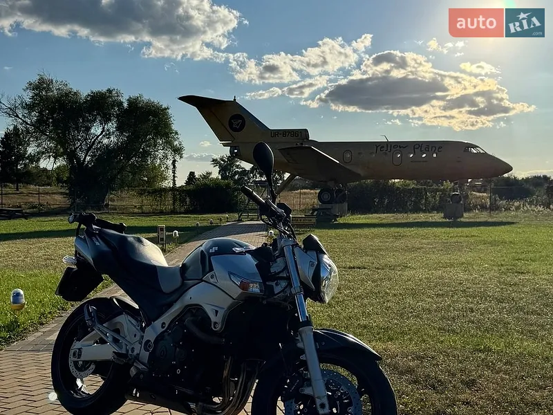 Suzuki GSR 600 2006