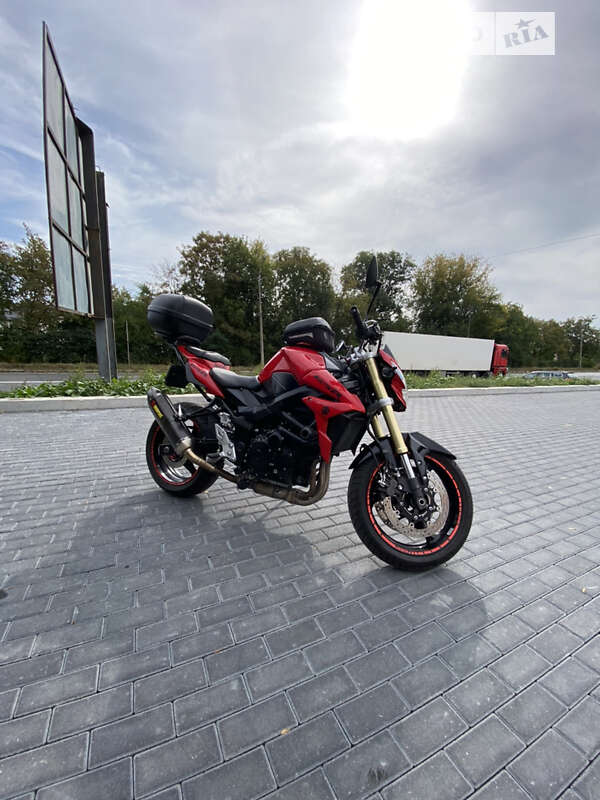 Мото Suzuki GSR 750