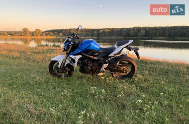 Suzuki GSR 750  2015