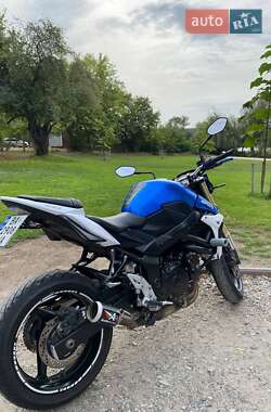 Suzuki GSR 750 2013