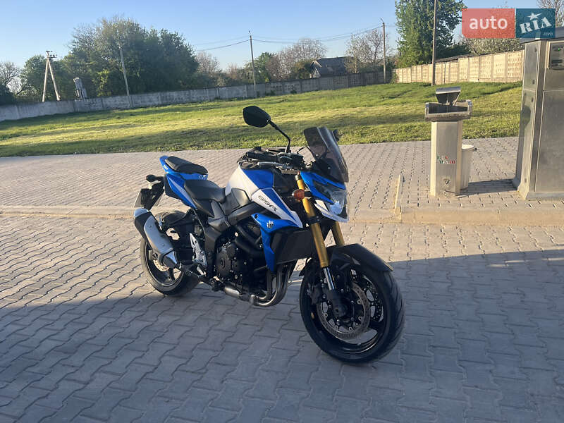 Мотоцикл Спорт-туризм Suzuki GSR 750