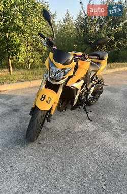 Suzuki GSR 750  2011