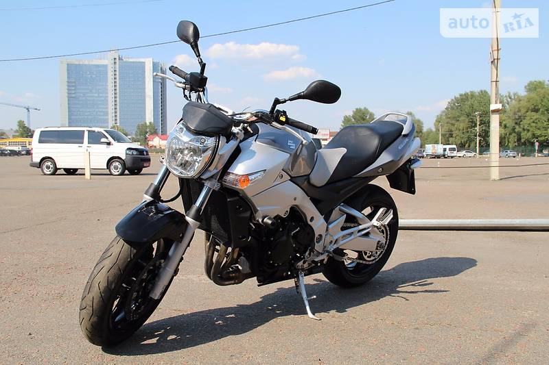 Suzuki GSR 2006 года