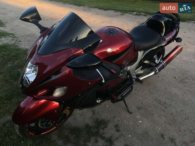 Спортбайк Suzuki GSX 1300R Hayabusa