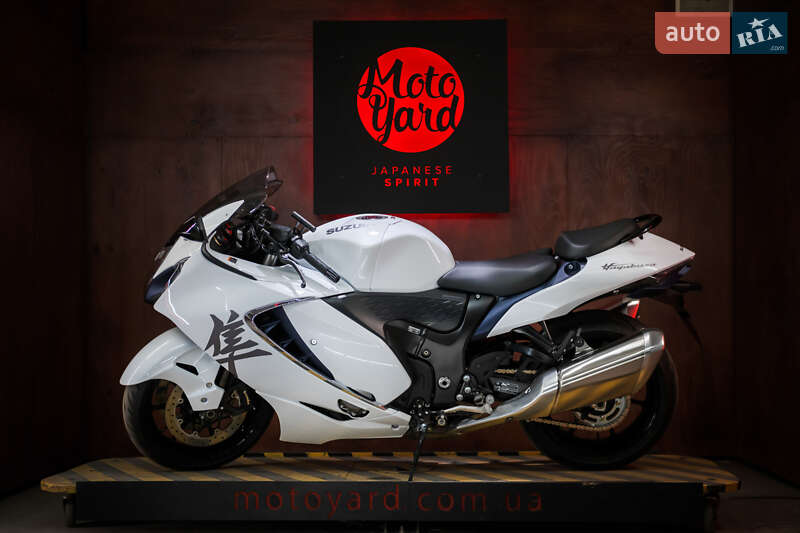 Спортбайк Suzuki GSX 1300R Hayabusa