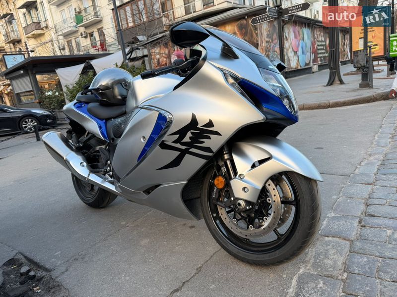 Спортбайк Suzuki GSX 1300R Hayabusa