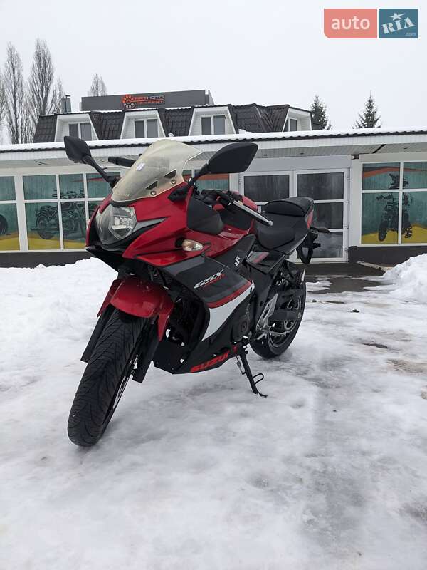 Мото Suzuki GSX 250R