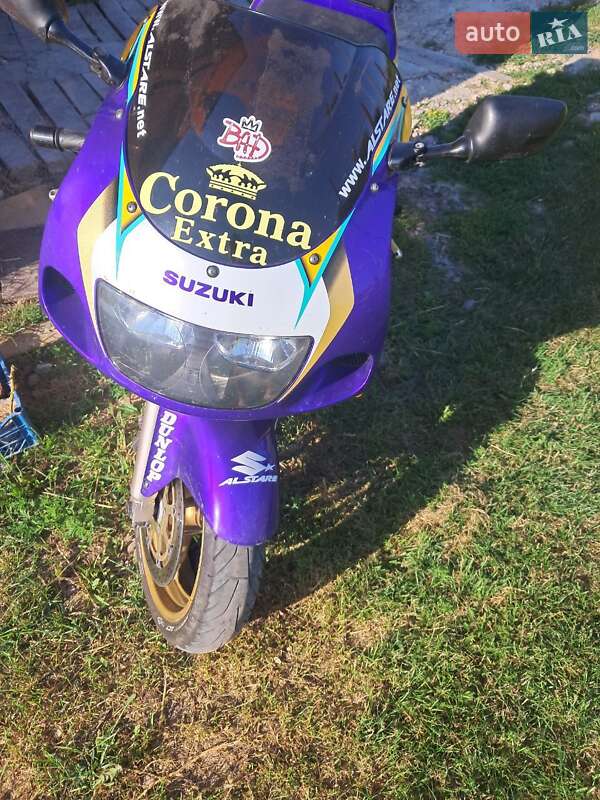 Спортбайк Suzuki GSX 600F