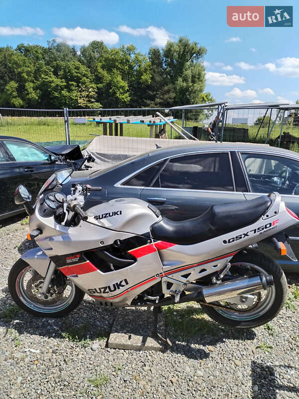 Мото Suzuki GSX-750