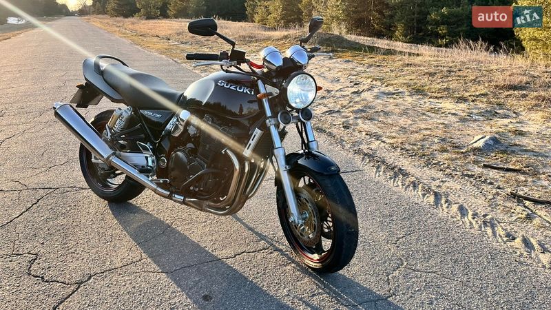 Мото Suzuki GSX-750