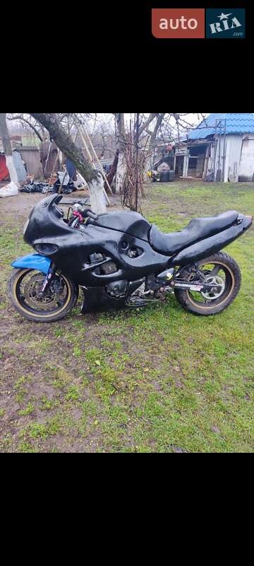 Спортбайк Suzuki GSX 750F Katana