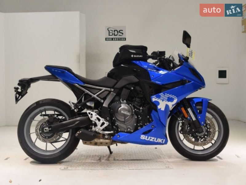Мотоцикл Спорт-туризм Suzuki GSX 8R