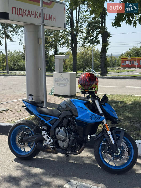 Suzuki GSX 8S