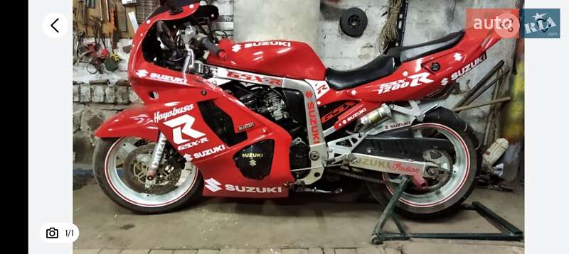 Спортбайк Suzuki GSX-R 1100