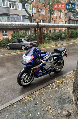 Suzuki GSX-R 600  2000