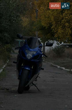 Suzuki GSX-R 600  2004