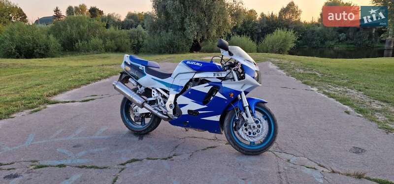 Мотоцикл Спорт-туризм Suzuki GSX-R 750