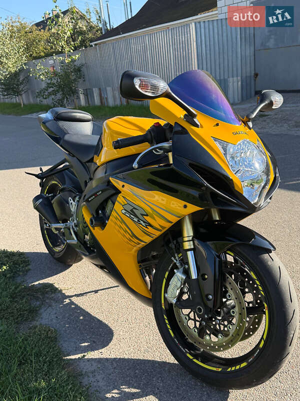 Спортбайк Suzuki GSX-R 750