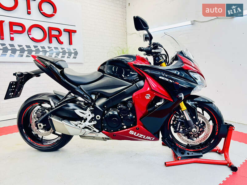 Спортбайк Suzuki GSX-S 1000