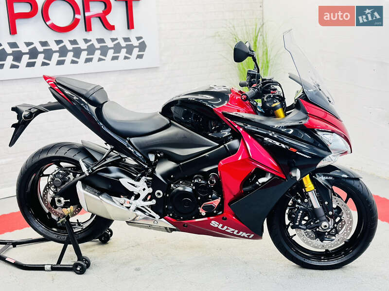 Спортбайк Suzuki GSX-S 1000