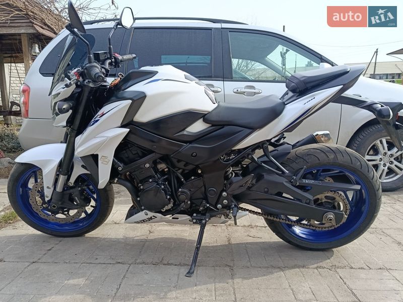 Спортбайк Suzuki GSX-S 750