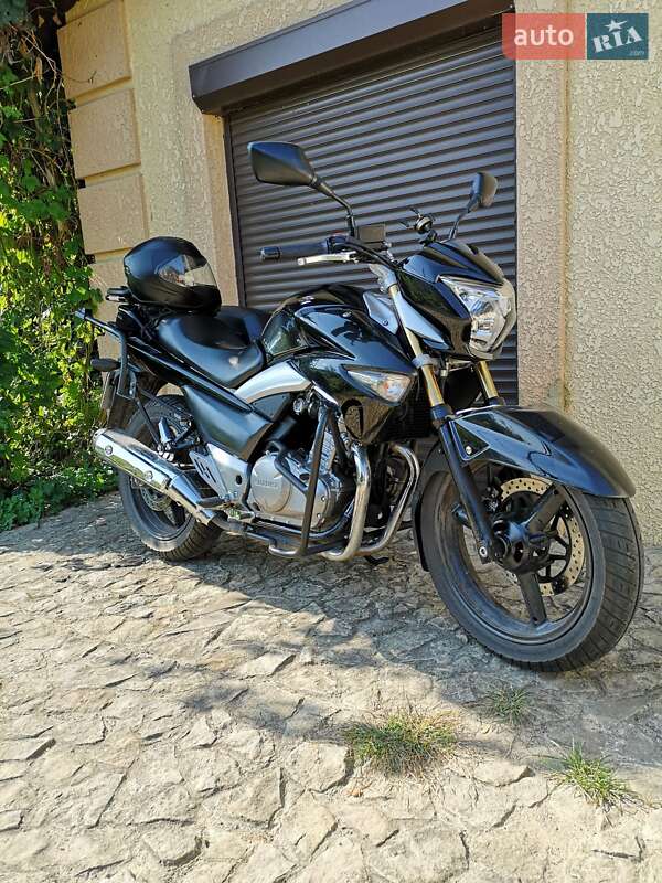 Мотоцикл Туризм Suzuki GW 250