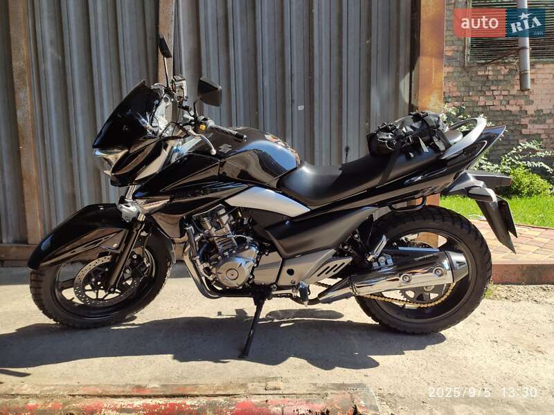 Мотоцикл Без обтекателей (Naked bike) Suzuki GW 250