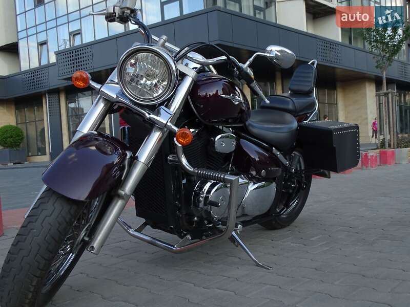 Мотоцикл Чоппер Suzuki Intruder 400 Classic