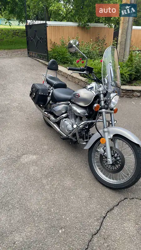 Suzuki Intruder 400 Classic 2015